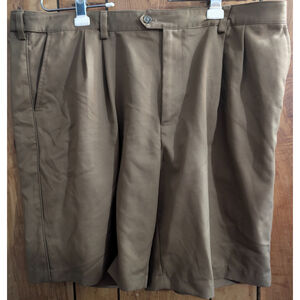 IZOD Golf Shorts Size 42 Classic Pleated Front Brown Polyester‎ Dressy Pockets